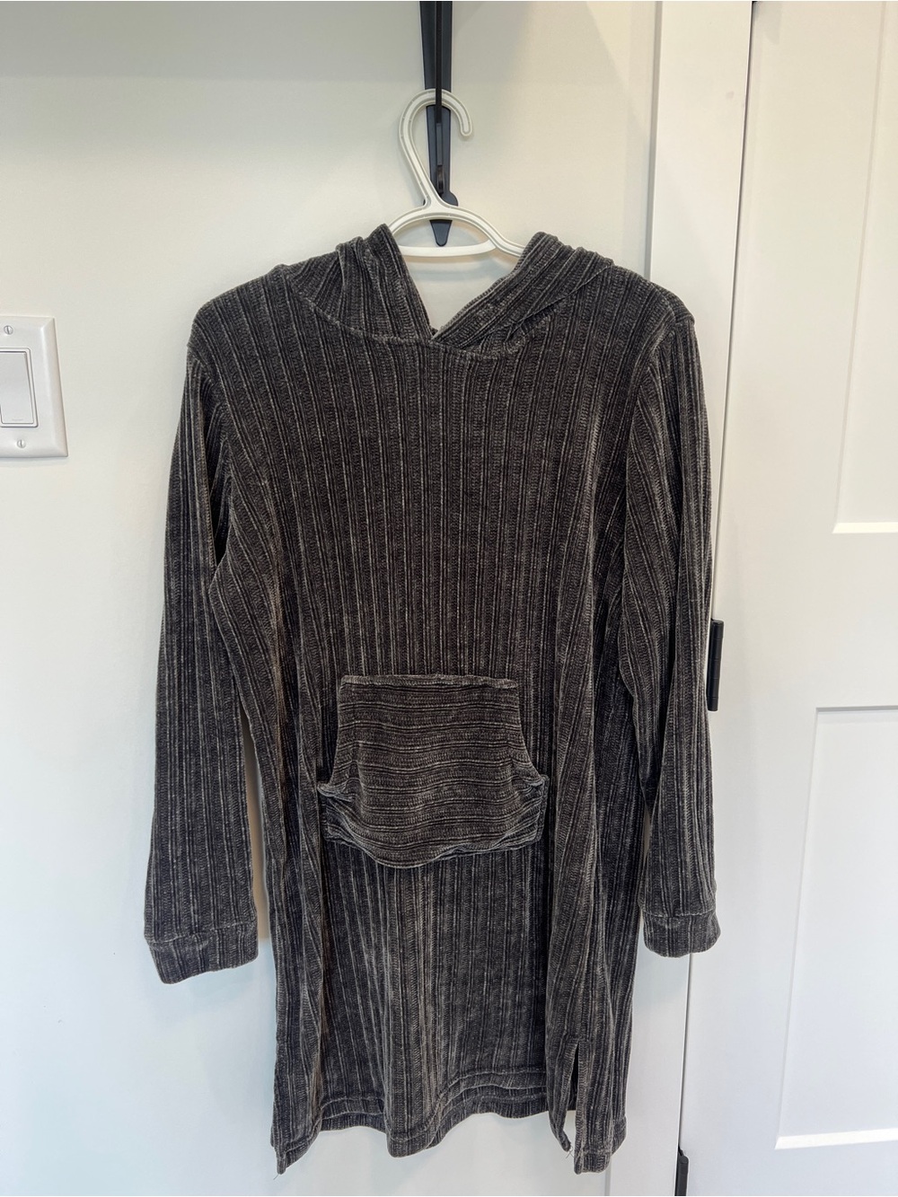 La Vie En Rose Women’s Charcoal Ribbed Hooded Pj Top